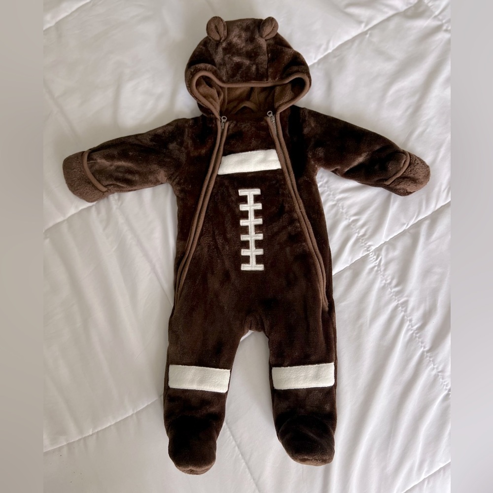 The Childrens Place One Piece Football Baby SnowSuit Fold Over Mittens 3-6 mths